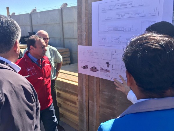 Subsecretario Domínguez inspeccionando las obras
