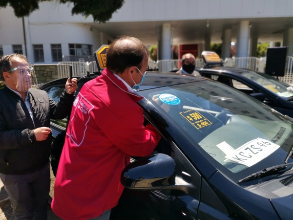 Gobierno entrega sellos a beneficiarios de programas Renueva Tu Micro y tu colectivo en la región de Ñuble