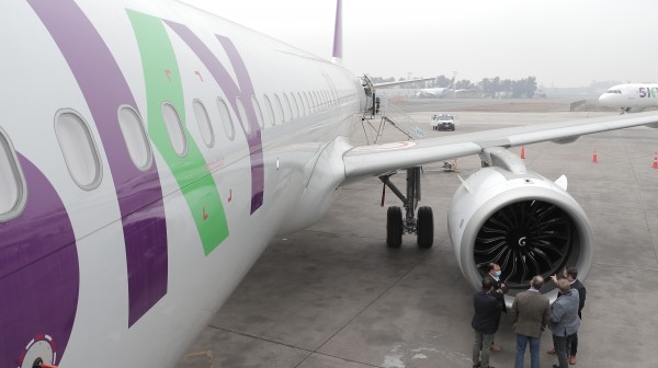 Subsecretario de transportes, junto a ministros de medio ambiente y economía, recibe primer avión a321 neo de la aerolínea Sky