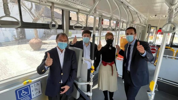 Gobierno anuncia que al 2035 se venderán solo vehículos eléctricos en Chile 