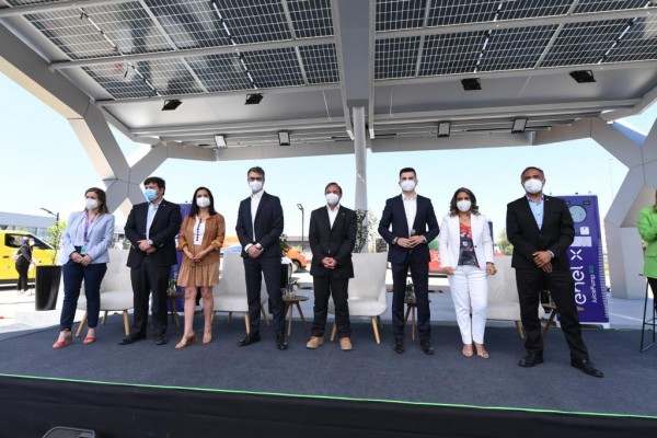 Ministro (s) José Luis Domínguez participa de la inauguración de la primera electroestación del país